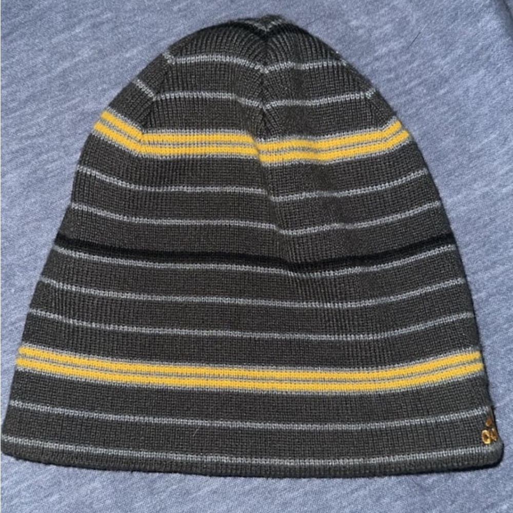 DO NOT BUY❗️❗️❗️In search of this adidas beanie.